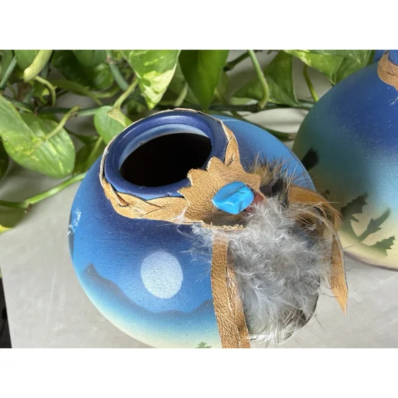 HandPainted Vtg Native American Ceramic Vases Blue Bird Wolf Coyote Bear Feather - Picture 6 of 10